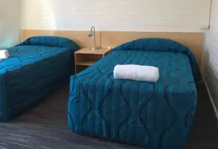 Urangan Motor Inn - 37