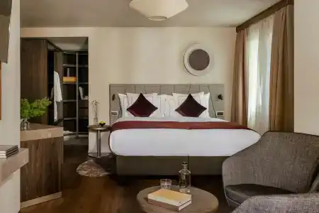 SchlossHouse Zermatt Wellbeing Rooms & Suites - 35