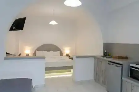 Anna Pension - 57