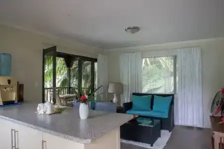 Hillside Retreat - 29