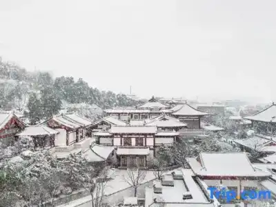 Huaqing Palace & Spa - 1