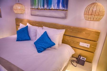Alia Luxury Suites - 37