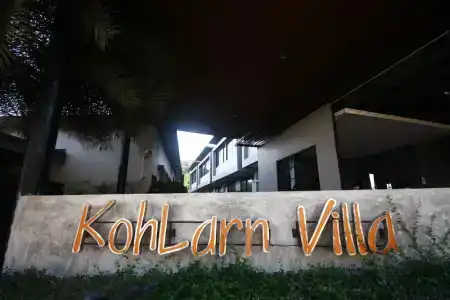 At Koh Larn - 0