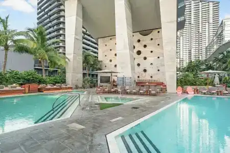 East Miami - 10