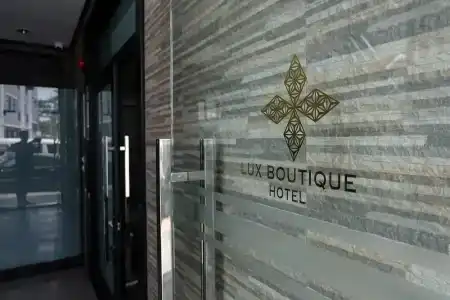 Lux Boutique - 0