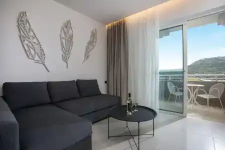 Zoes & Suites - 78
