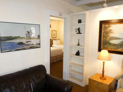 Briarwood Inn - 217