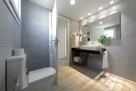 Aqua Suites - 8