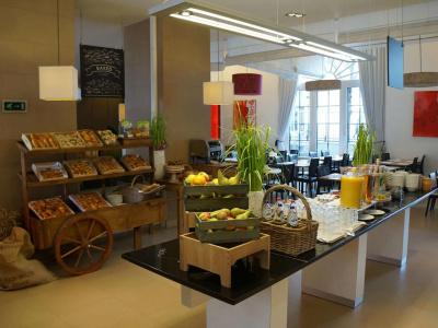 Novotel Brussels Off Grand Place - 10