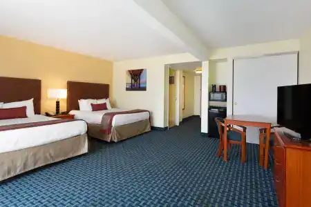 Ramada Plaza by Wyndham Virginia Beach - 4