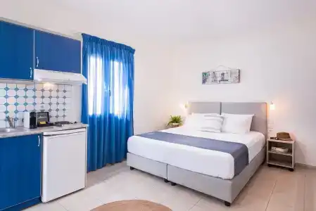 Zoe - 10