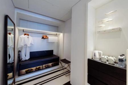 Veranda Pool Suite - 57