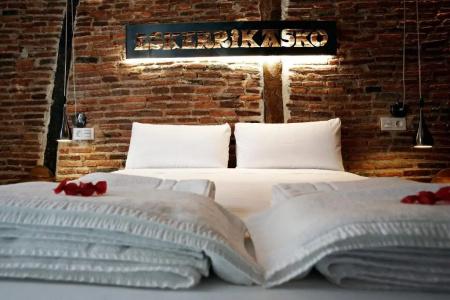 Basque Boutique - 44