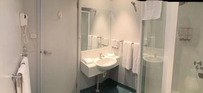 Waterfront Lodge - 101