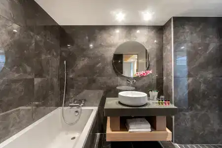Limanaki Beach & Suites - 9