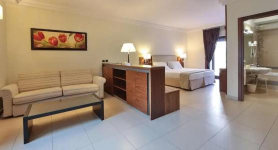 Suites & Residence - 97