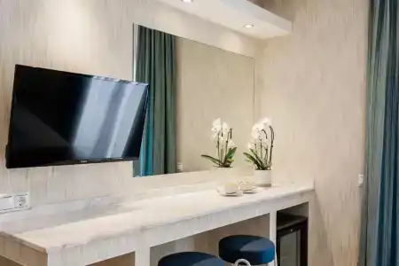 Nicholas Point and Rooms - 196