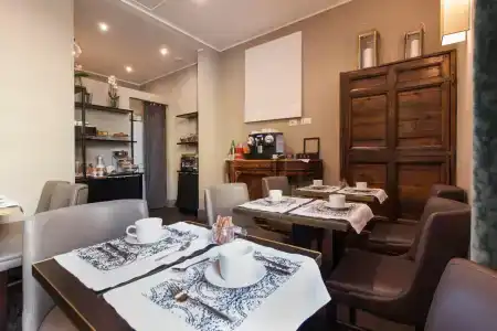 Giuturna Boutique - 10