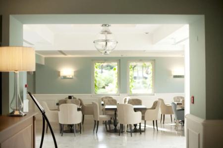 Riviera & Maximilian's - 13
