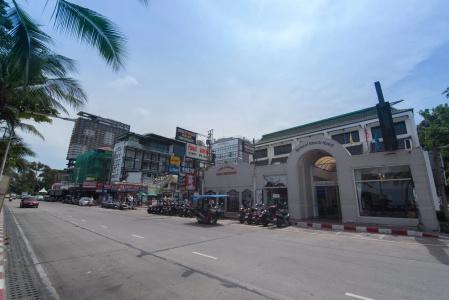 Natural Beach Pattaya - 21