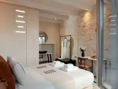 Sutor Chic Manor - 17