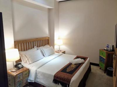 1825 Gallery - 58