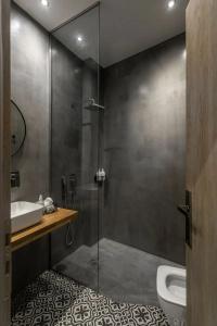 Melo Athens - 78