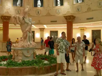 Titanic Palace - Families and Couples only - 36