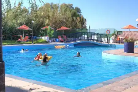 Trefon  and Family Suites - 14