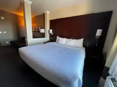 Comfort Suites Denver International Airport - 2