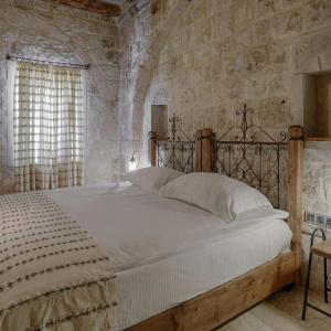Hera Cave Suites - 47