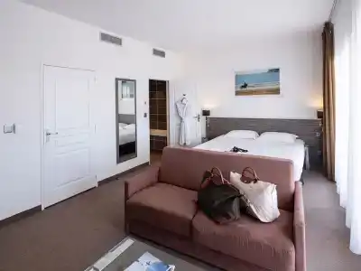 Golden Tulip La Baule - 90