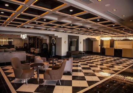 Ramada By Wyndham - 15