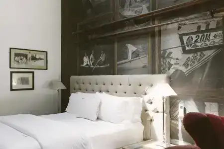 Aethos Milan - 4