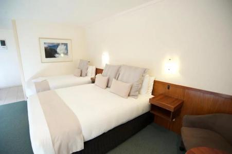 SureStay by Best Western The Clarence on Melville - 16