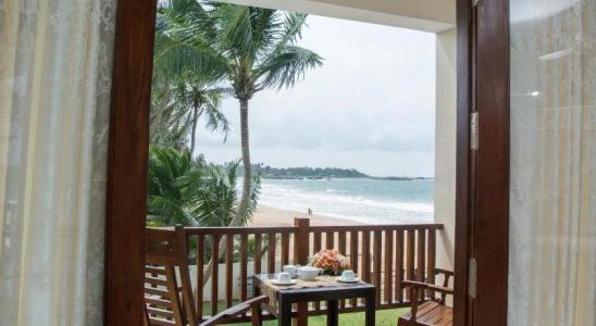 Sapphire Seas Beachfront - 6