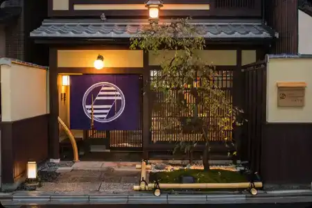Ethnography - Gion Furumonzen - 18