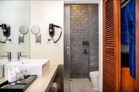 Blanc Smith Residence - 36