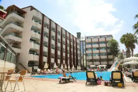 Club Tess - 23