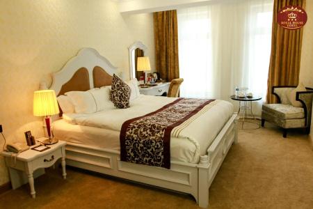 Royal House 2 - 12
