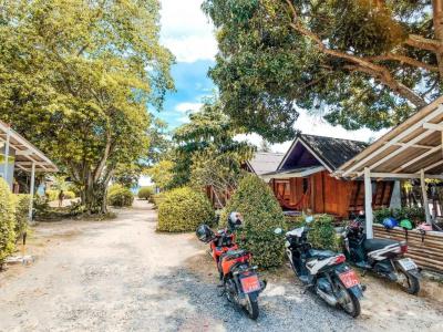 Colorful Hut - 72