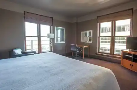 Magnolia Downtown Dallas - 13