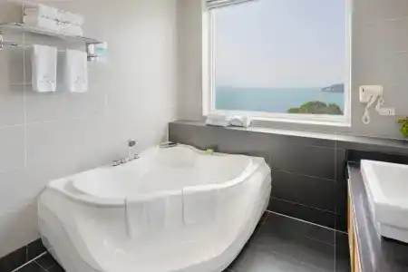 Independence Resort & Spa - 8