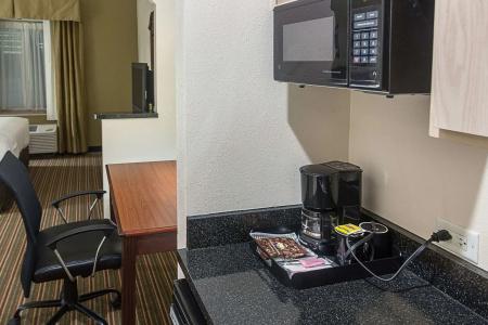 Quality Inn & Suites West Chase - 26