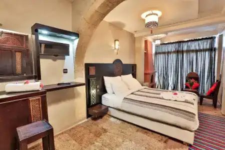 Riad Nakhla - 2