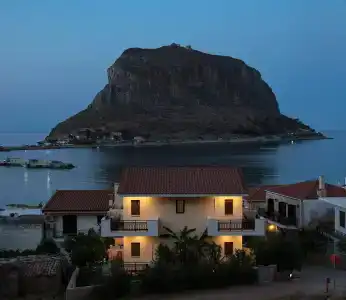 Cyrenia Guesthouse - 11