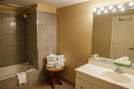 Days Inn & Suites by Wyndham - 33