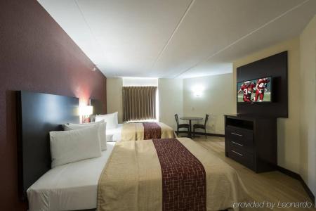 Red Roof Inn Plus+ Houston - Energy Corridor - 5