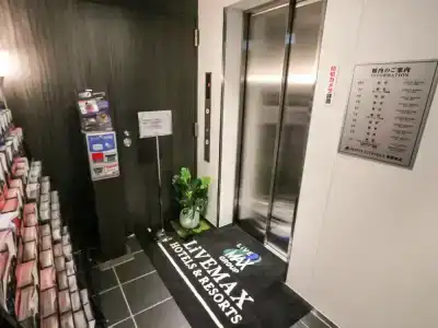 Livemax Akihabara kita - 12
