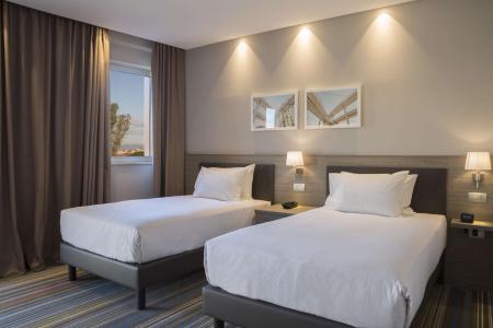 Hampton By Hilton Rome East - 3